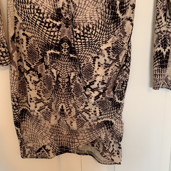 Snakeprint revamped dress - Picture 4 of 5